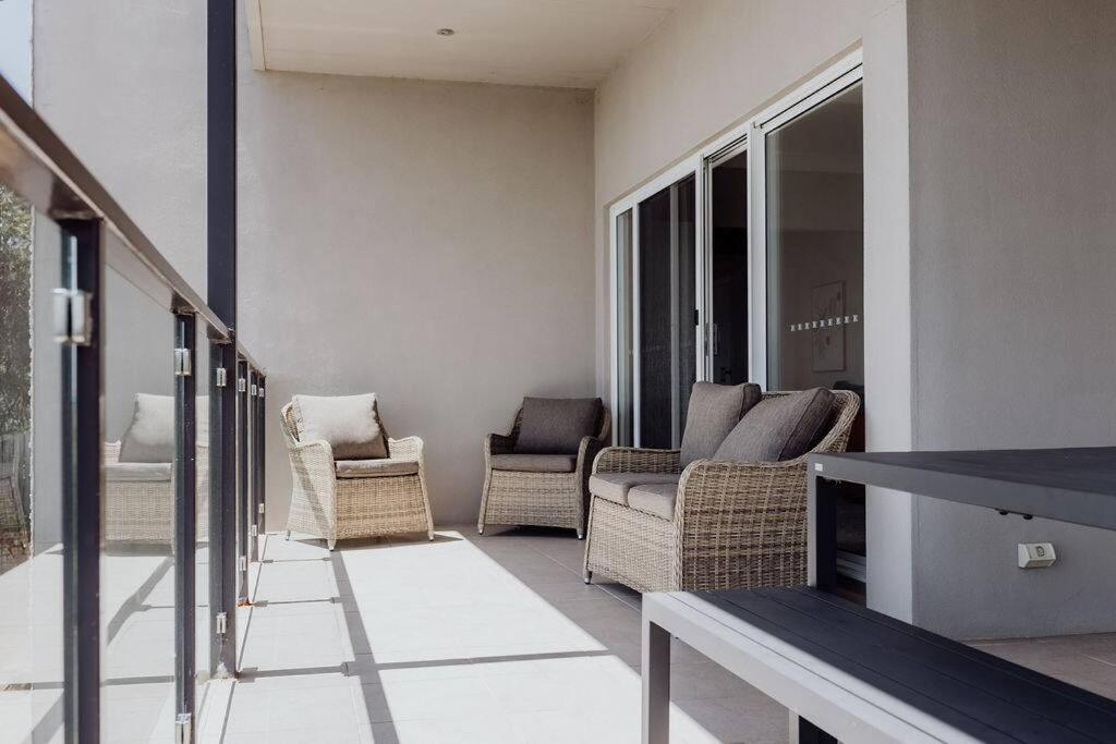 Apartment On James Бичено Экстерьер фото