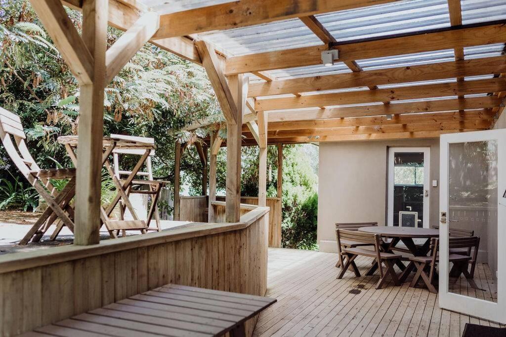 Apartment On James Бичено Экстерьер фото